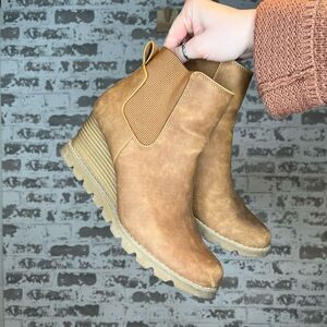 Universal thread | women heeled wedge booties